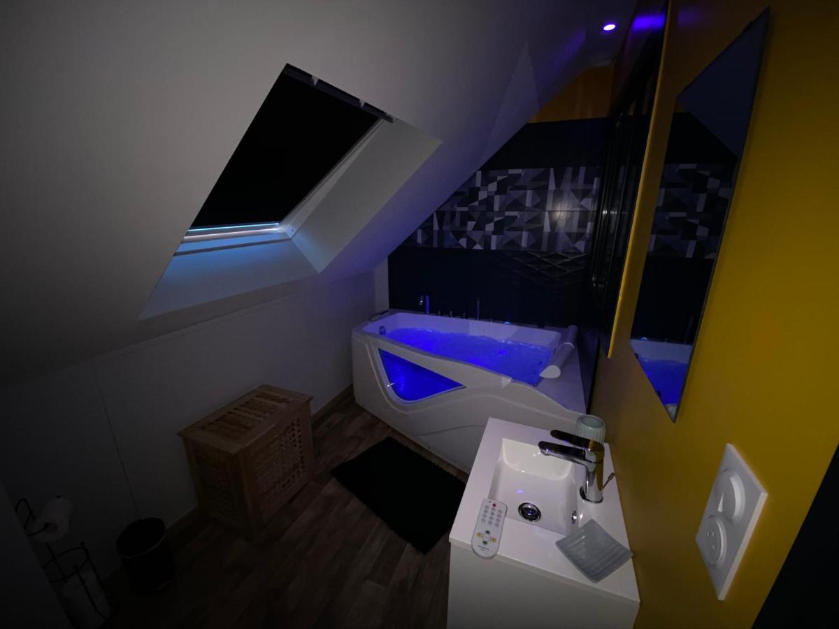 Logements Equipes A Onnaing Avec Espace Balneo En Option Proche Toyota, Autoroute Et Valenciennes Exterior photo