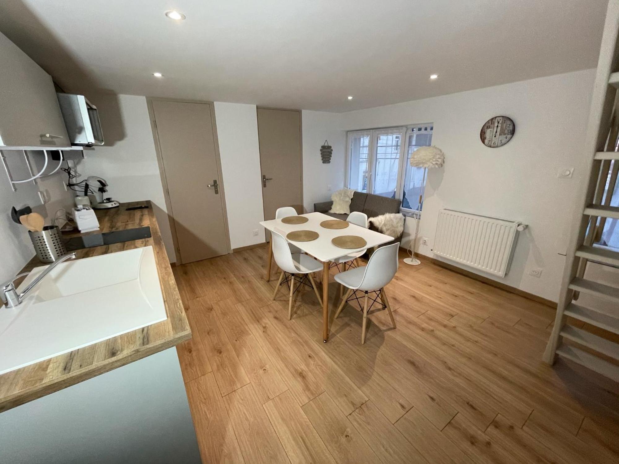 Logements Equipes A Onnaing Avec Espace Balneo En Option Proche Toyota, Autoroute Et Valenciennes Exterior photo